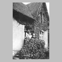110-1003 Der letzte Buergermeister von Warnien, Eduard Wisboreit mit seiner Frau Antonie und Frau Ruth Kerschus im Jahre 1957.jpg